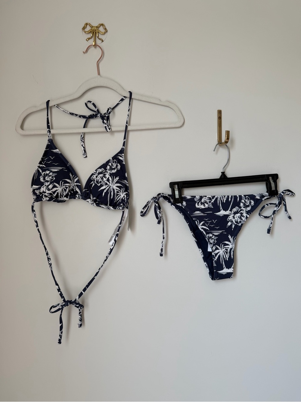 Roxy Navy Blue White Tropical Print Bikini set